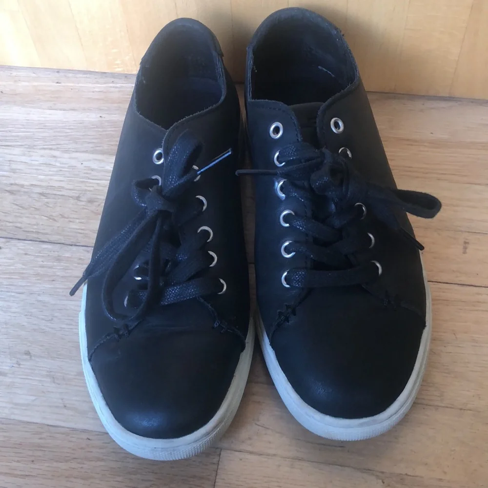 Lauren Ralph Lauren Black Leather Waverly Sneakers Sz 7.5 - Picture 2 of 6